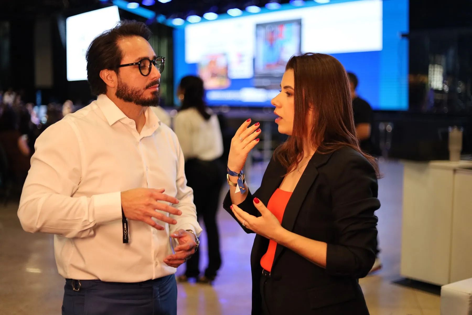 Participantes conversam durante o evento ANCCA 2026